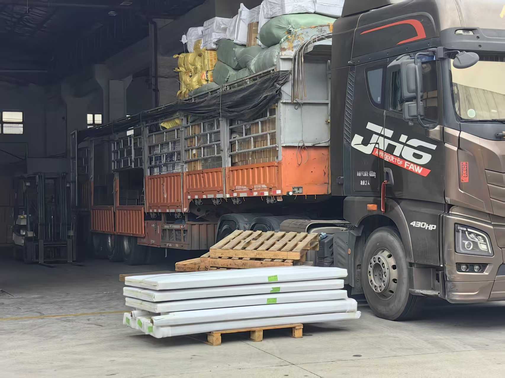 武汉医药试剂运输案例:昆明宏宾物流仓储中转到仓验收